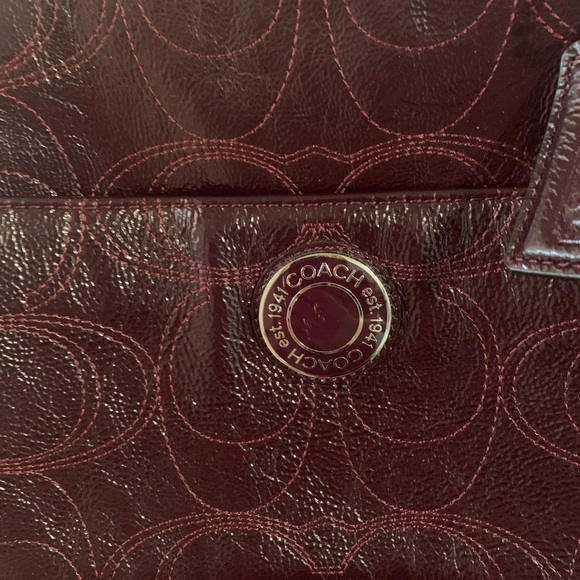 Coach signature Oversized Plum multi pockets tote adjustable shoulder st… - Picture 4 of 16